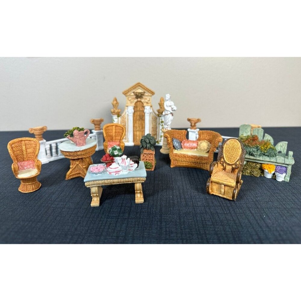 Vintage 1997‎ Miniature Dollhouse Furniture Room Setting Secret Garden Popular